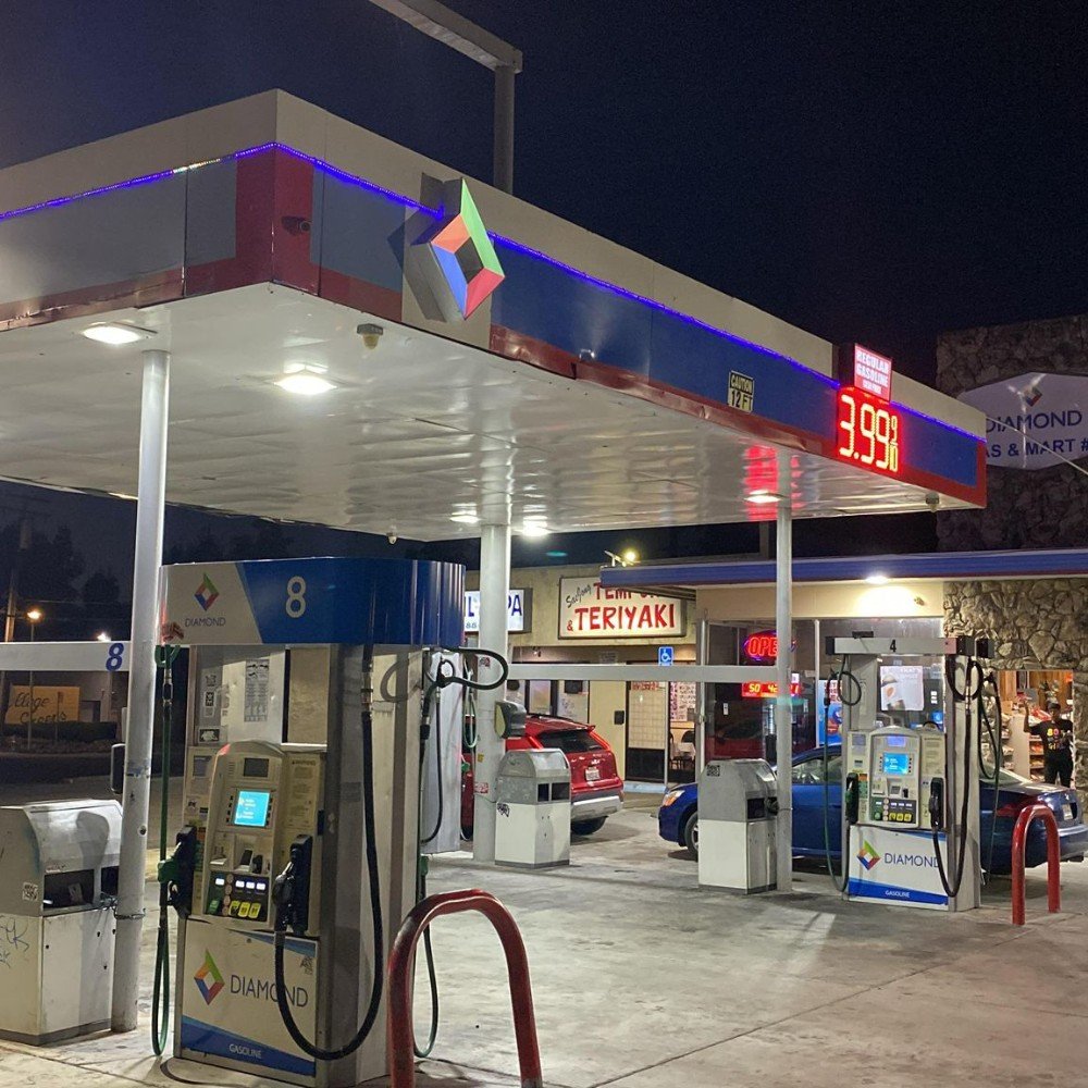 Diamond 3 8329, folsom blvd Sacramento CA 95826