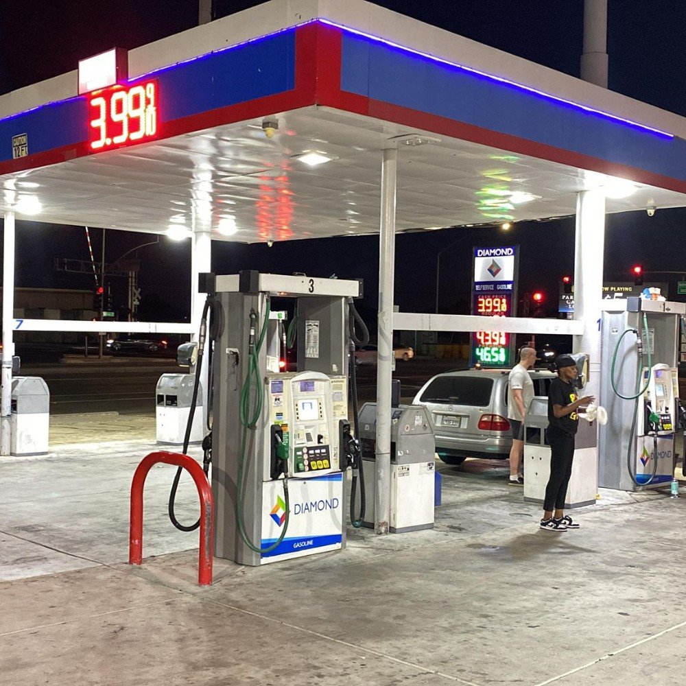 Diamond 3 8329, folsom blvd Sacramento CA 958261