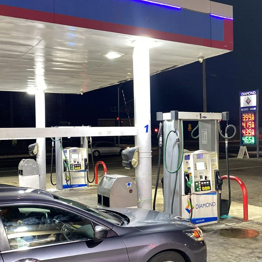 Diamond 3 8329, folsom blvd Sacramento CA 958264