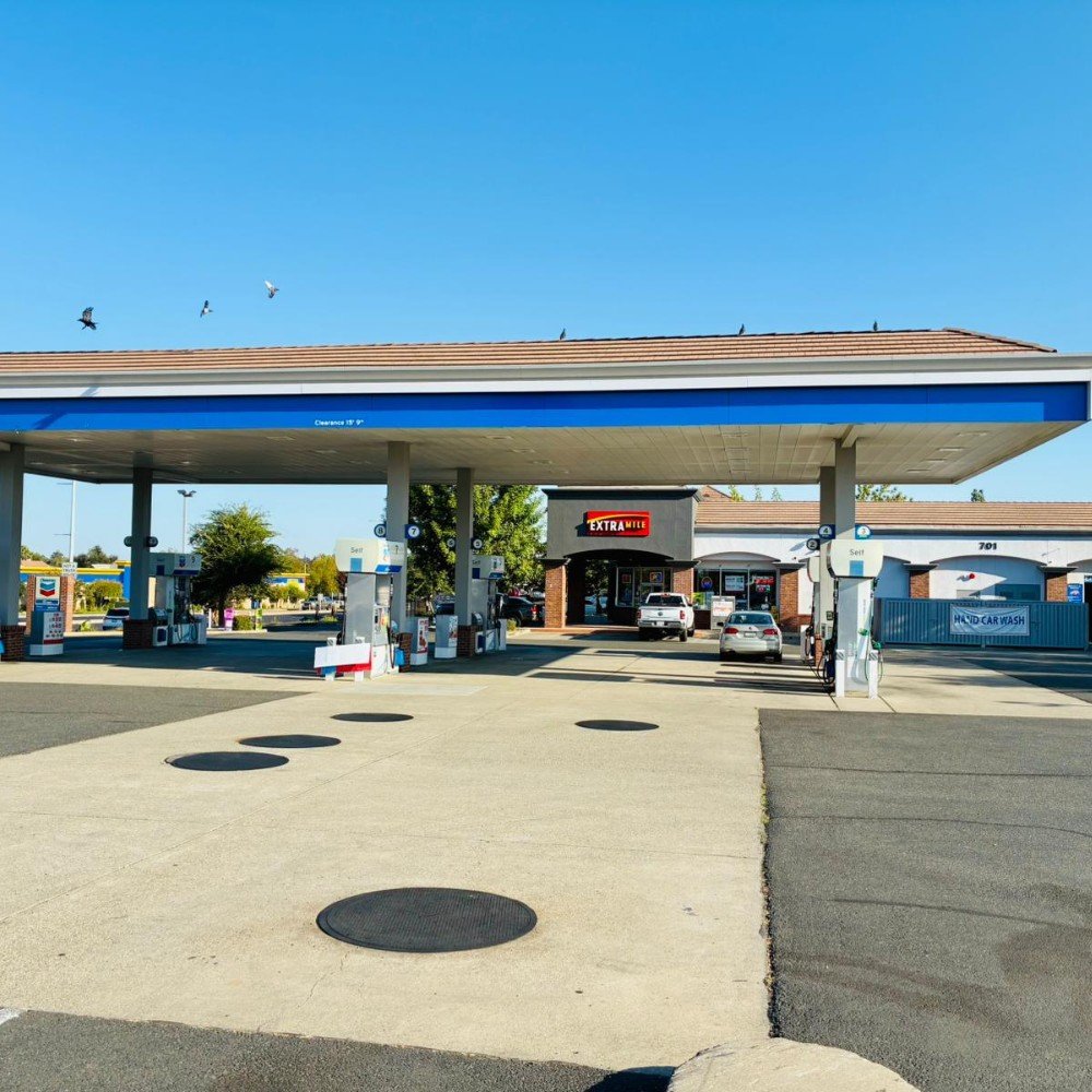Diamond Gas 8 Chevron Roseville6