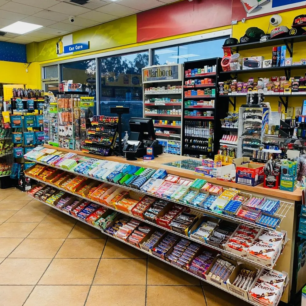 Diamond Gas & Mart #6 willows5