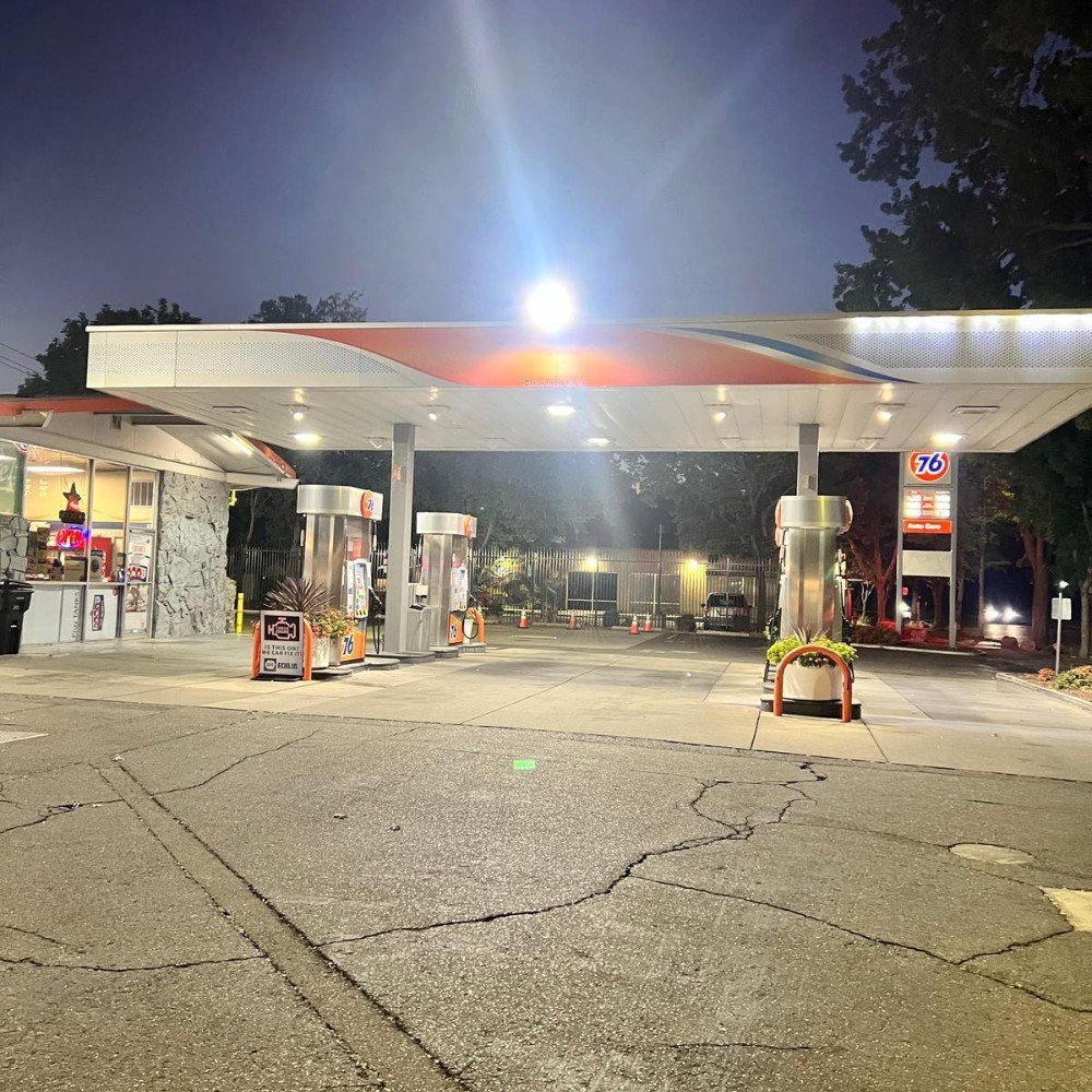 Diamond gas 13, 2400 15th St, Sacramento, CA 958183