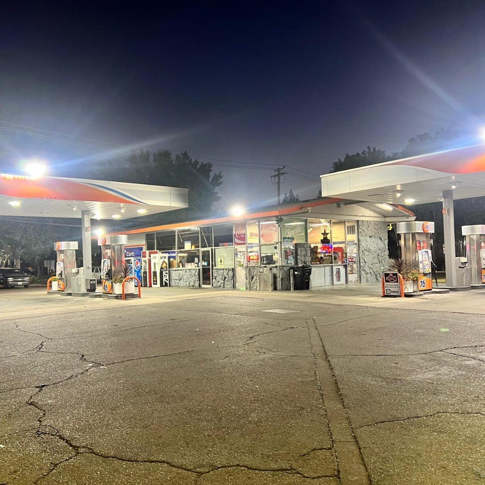 Diamond gas 13, 2400 15th St, Sacramento, CA 958186