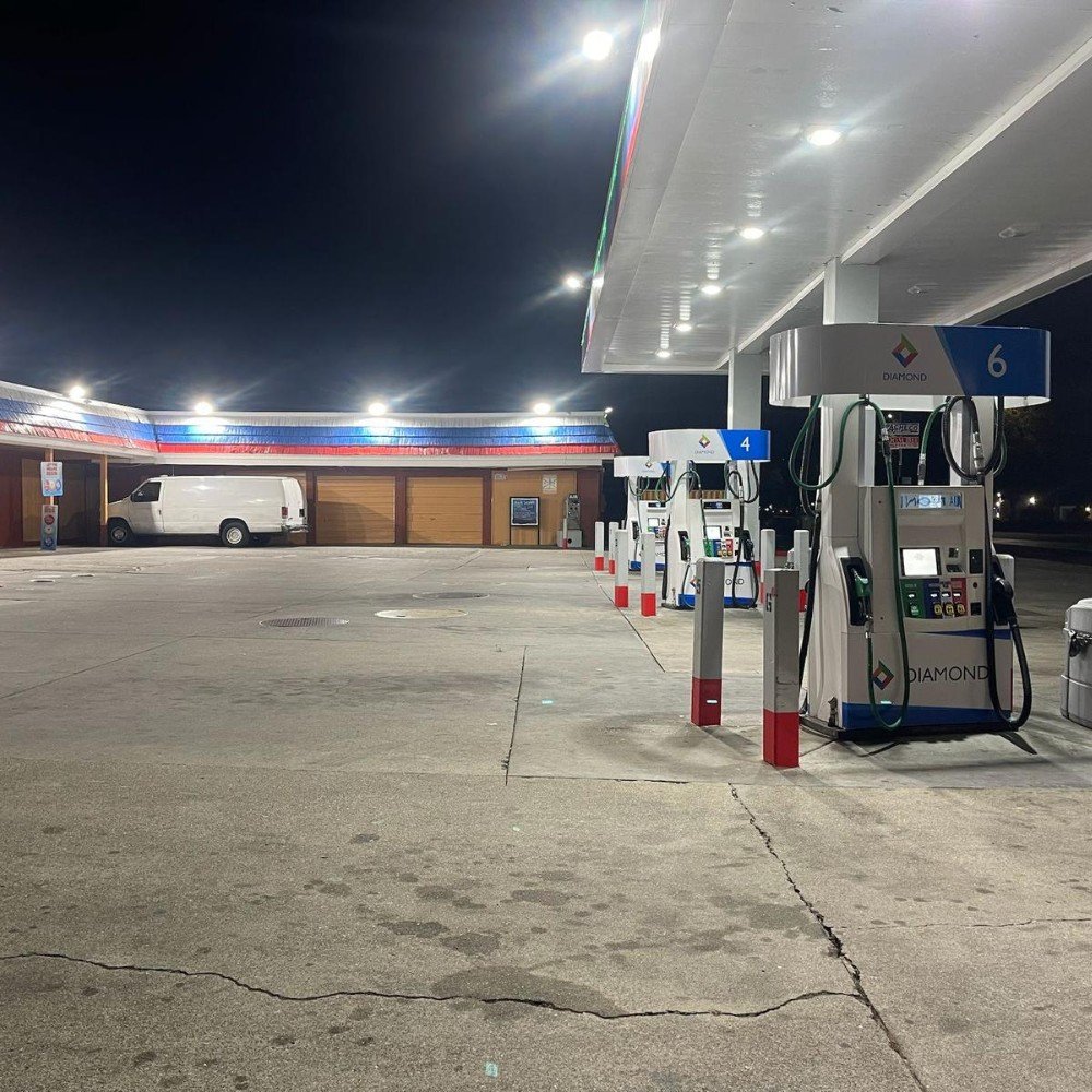 Dimond Gas 14, West Sacramento1